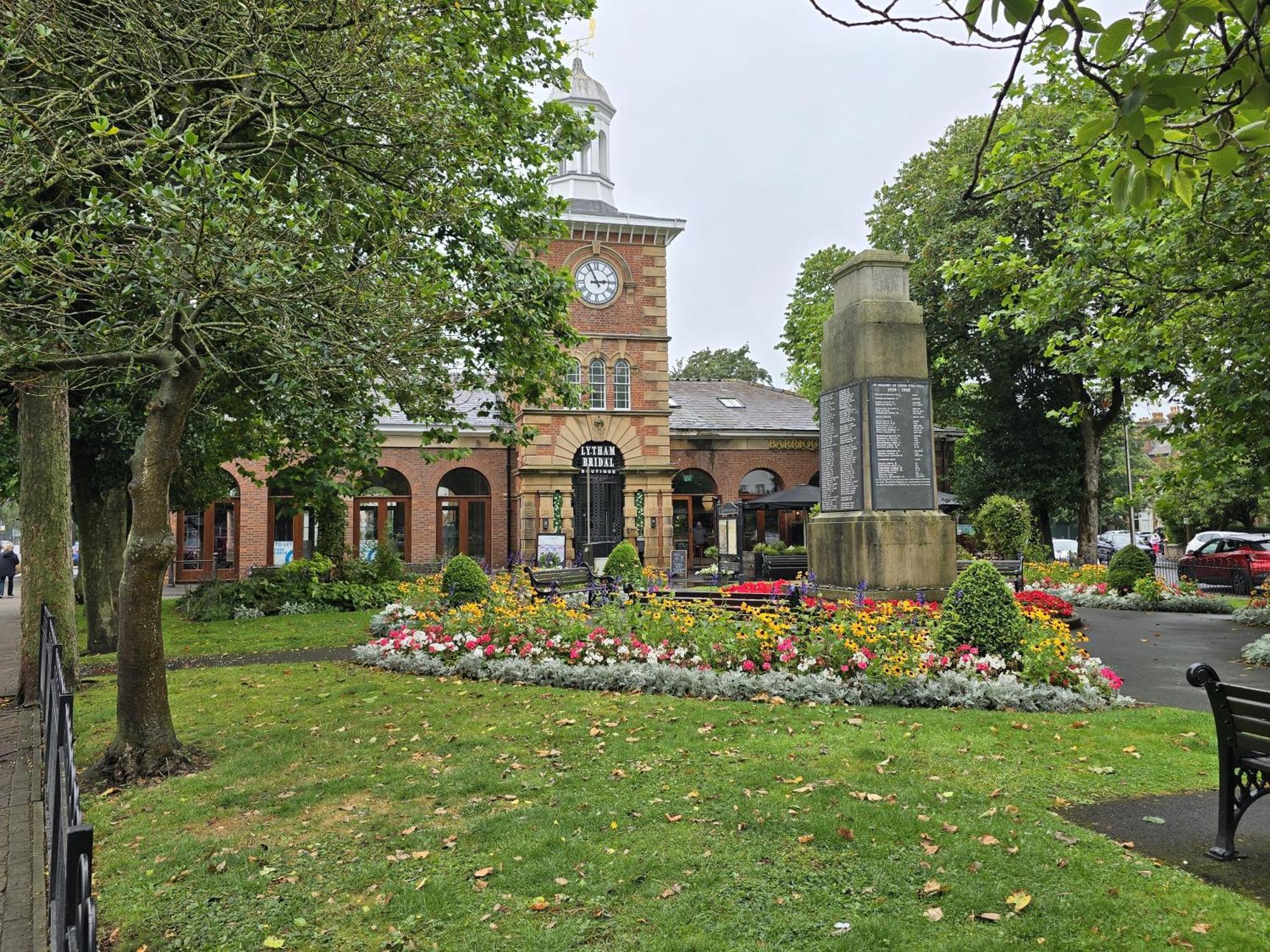 Ferienwohnung Windmill House Lytham Lytham St Annes Exterior foto
